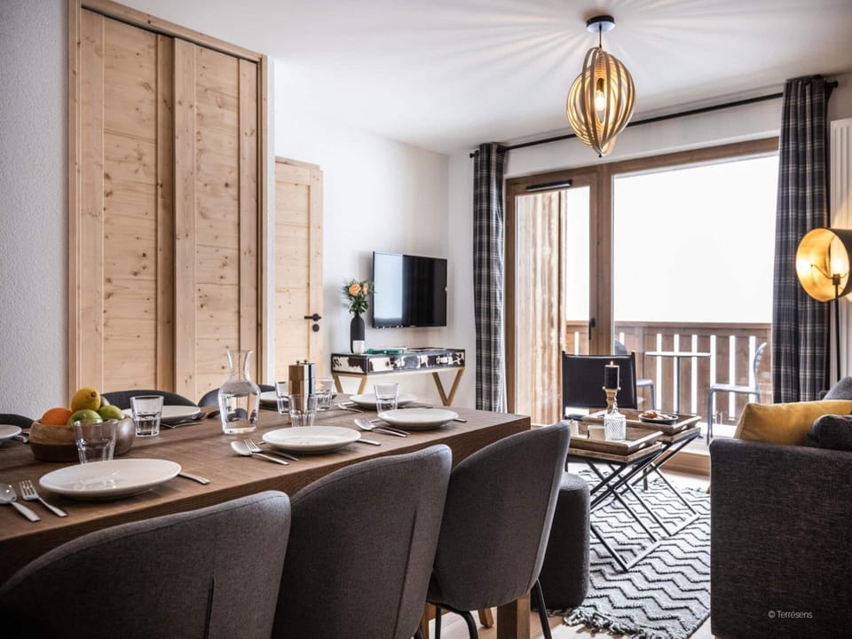 Apartment | Dining