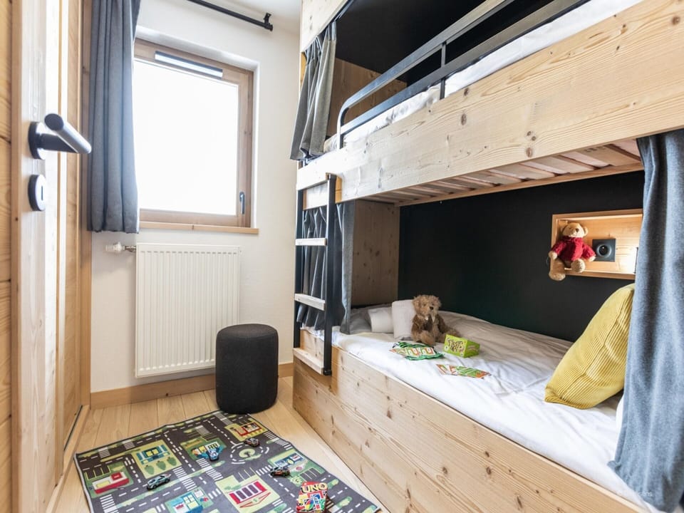 Apartment | 4 bedrooms, bed sheets