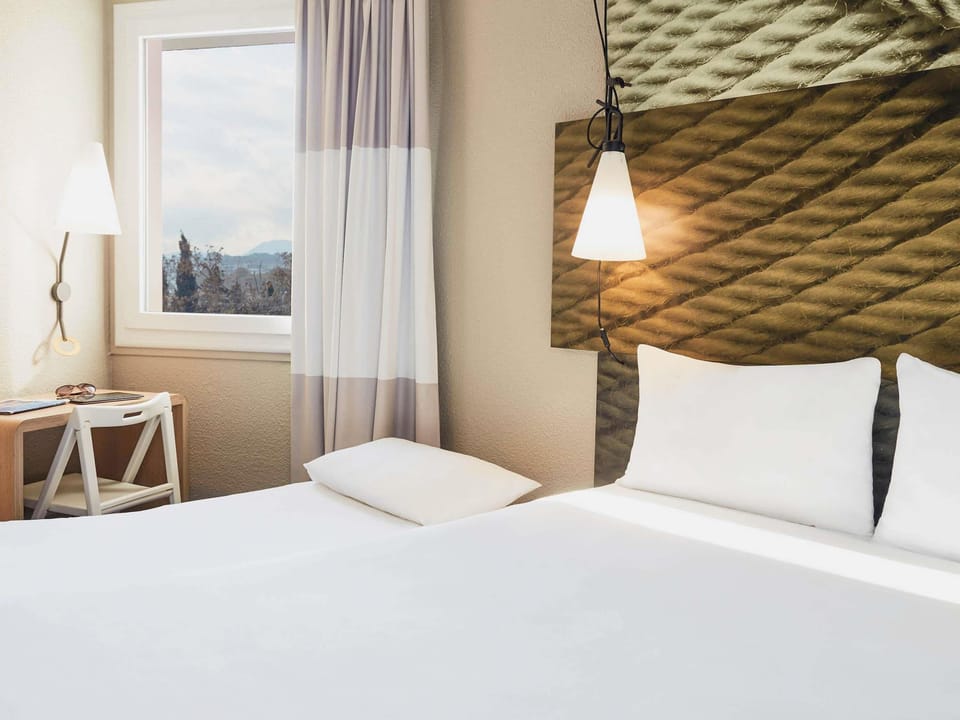 Standard Double Room, 1 Double Bed with Sofa bed | Premium bedding, in-room safe, desk, blackout drapes