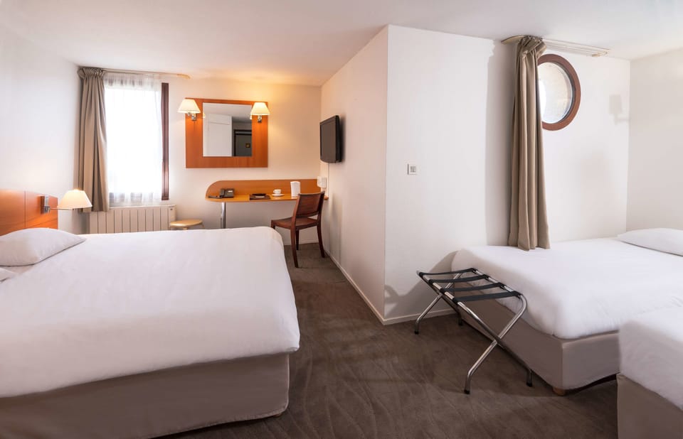 Soundproofing, free cribs/infant beds, free WiFi, bed sheets