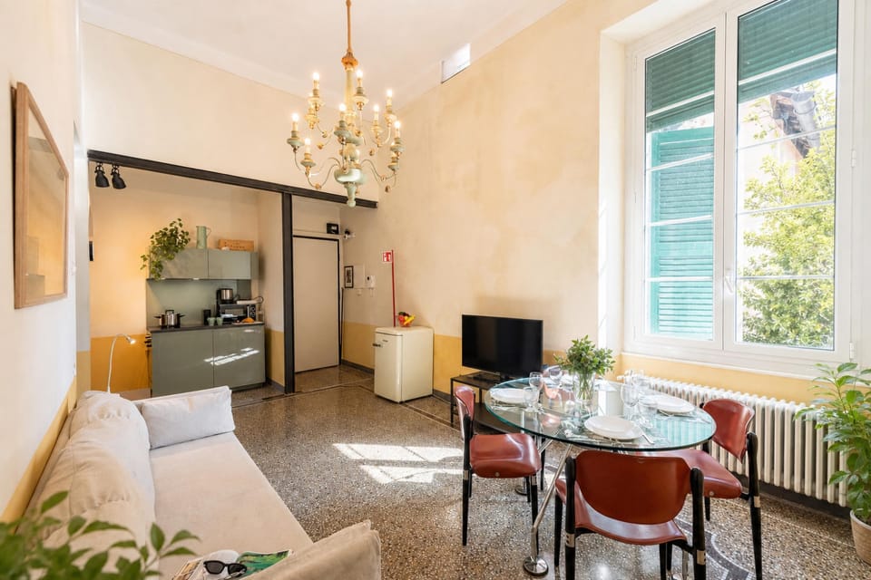 Family Apartment, 3 Bedrooms, Microwave (Precious Apartment Genova Historic) | Living area