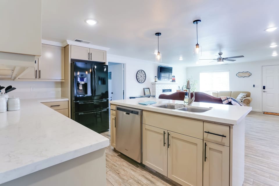 House (3 Bedrooms) | Interior