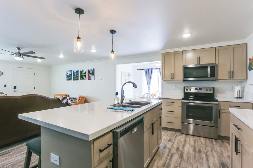 House (3 Bedrooms) | Interior