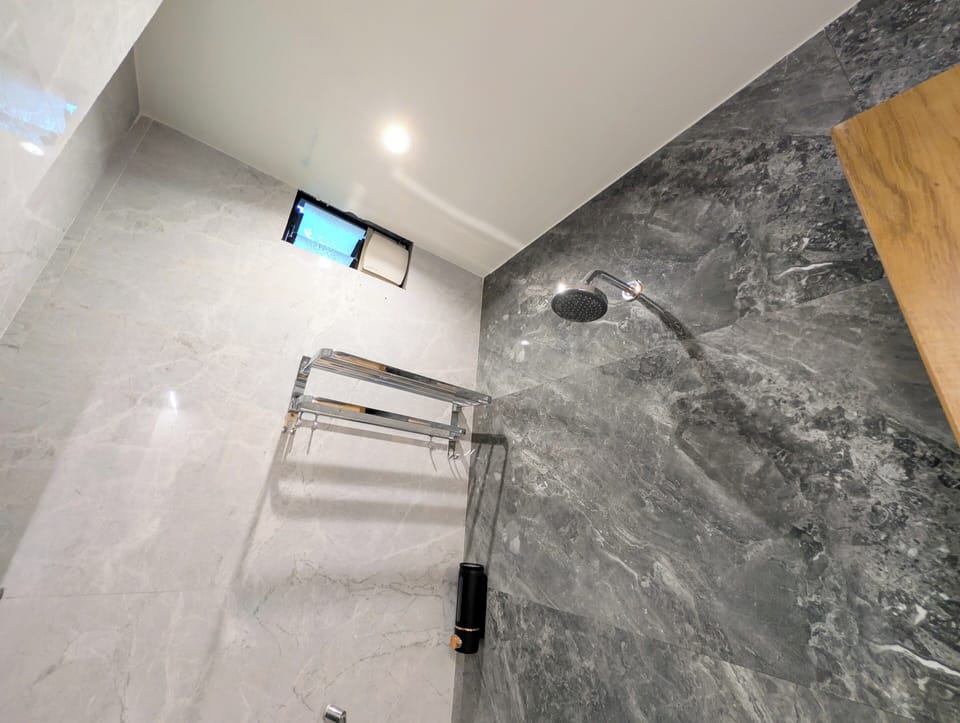 Superior Room | Bathroom