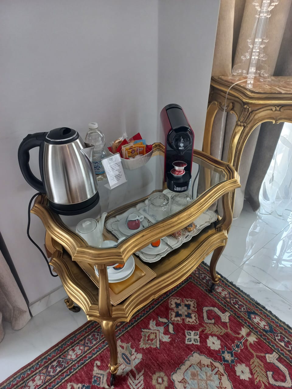 Deluxe Room, Non Smoking, Private Bathroom | Coffee and/or coffee maker