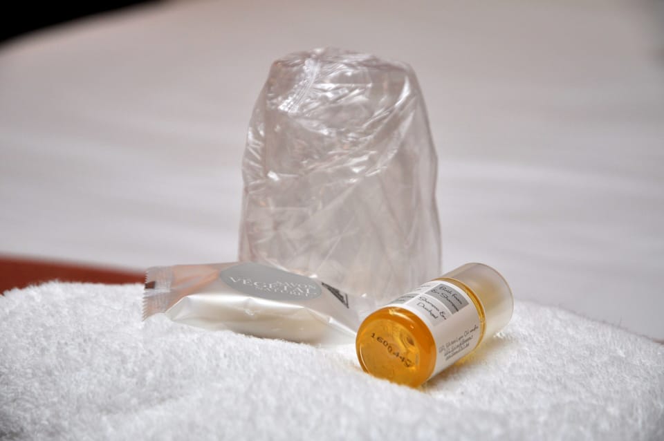 Bathtub, free toiletries, hair dryer, towels