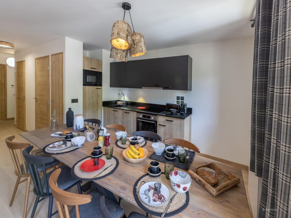 Apartment | Dining