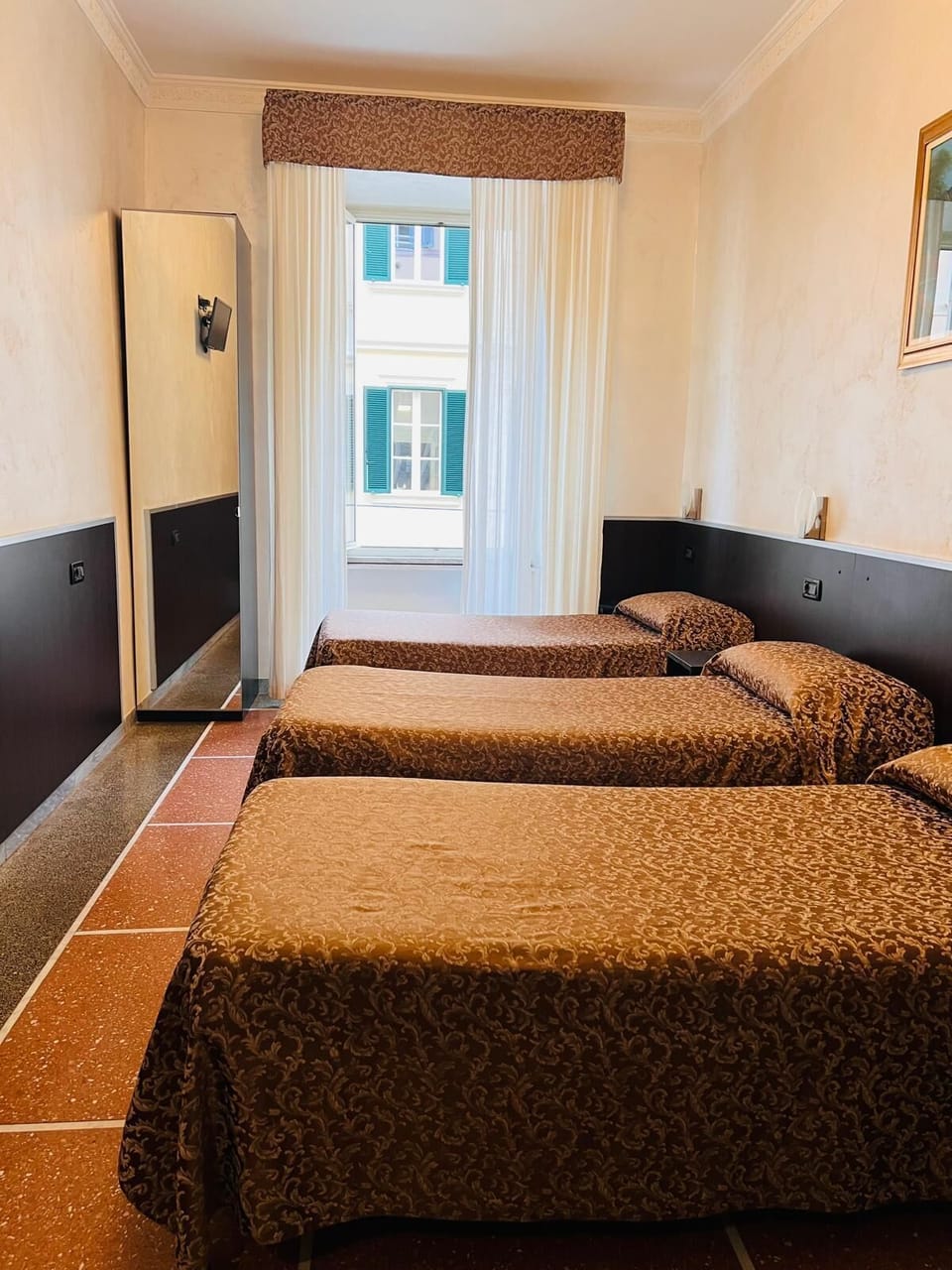 In-room safe, free WiFi