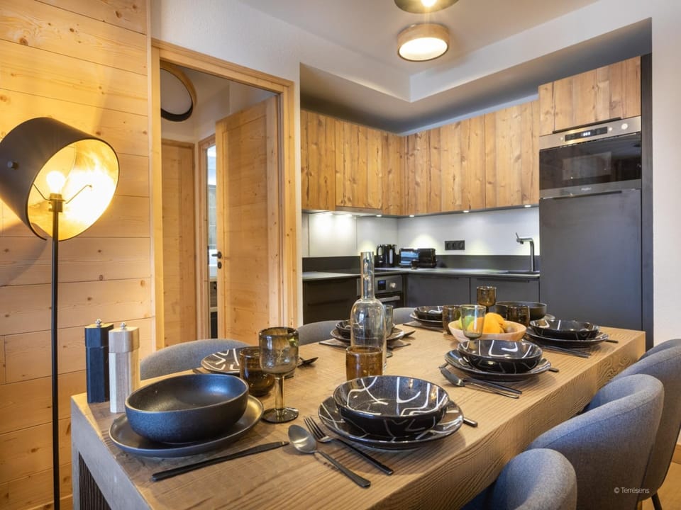 Apartment | Dining