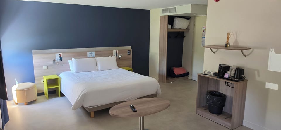 Superior Room, 2 Double Beds | In-room safe, desk, soundproofing, free WiFi