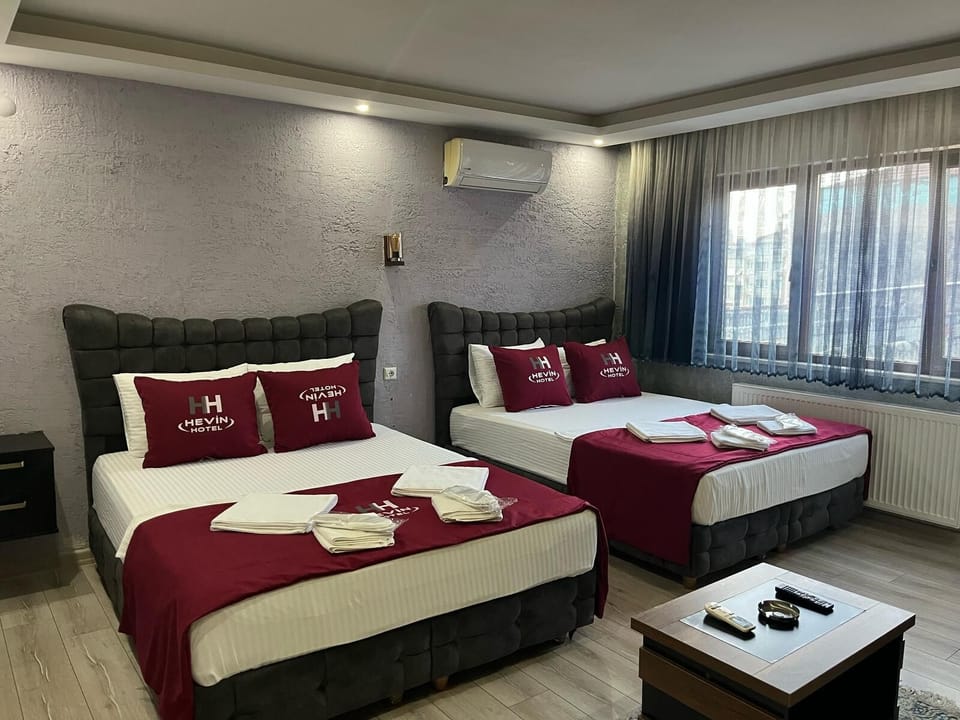 Deluxe Twin Room | Premium bedding, minibar, laptop workspace, soundproofing
