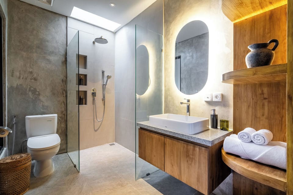 Shower, free toiletries, hair dryer, bathrobes