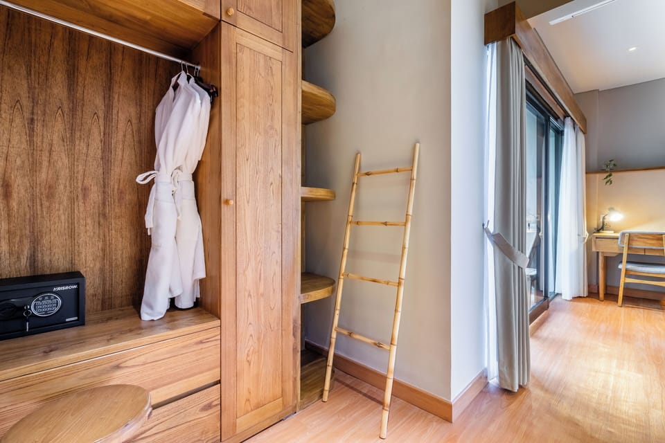 Shower, free toiletries, hair dryer, bathrobes