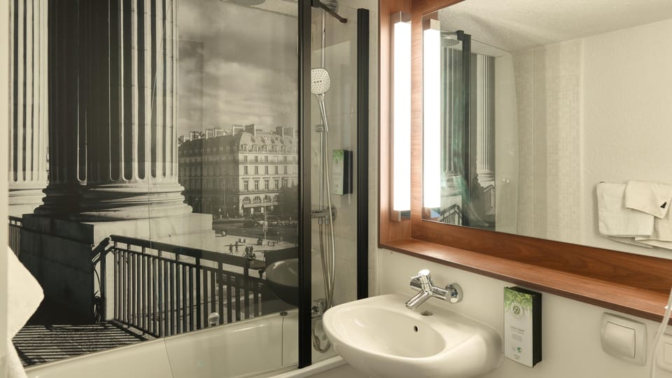 Eco-friendly toiletries, hair dryer, towels
