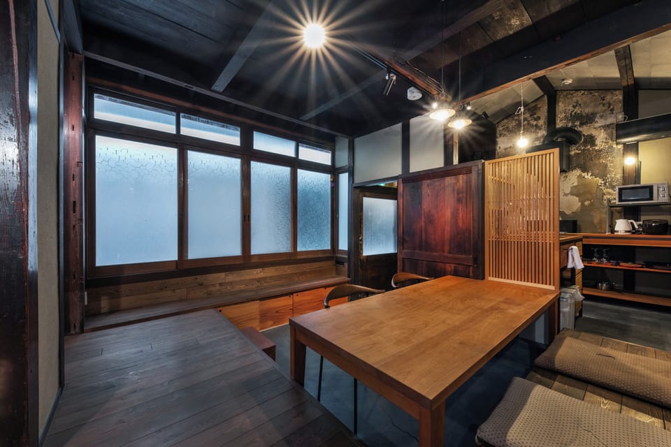 Japanese-style House, Garden View | In-room dining
