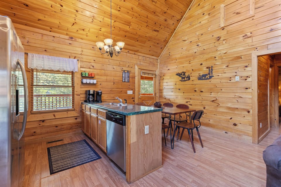 Signature Cabin, 2 Bedrooms, Non Smoking, Hot Tub | Private kitchen | Fridge, microwave, oven, stovetop