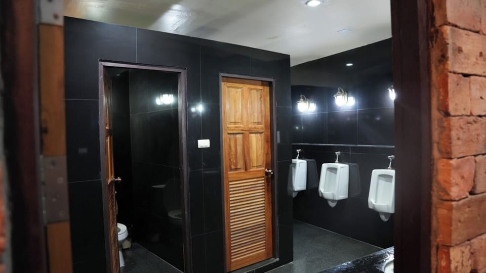 Shower, soap, shampoo, toilet paper