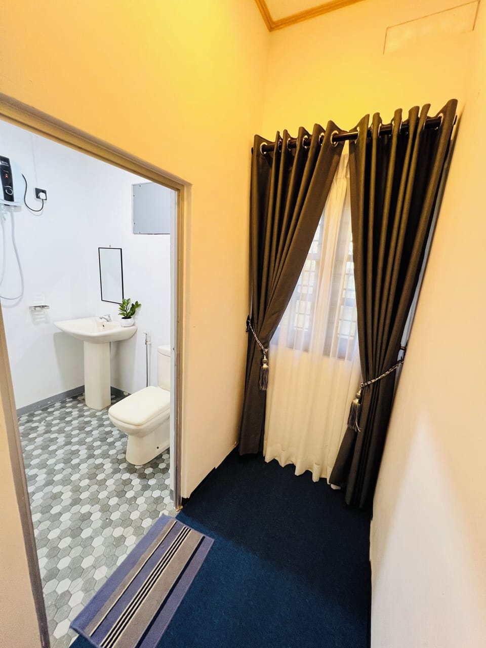 Double Room, Garden View | Bathroom | Free toiletries, hair dryer, towels, soap