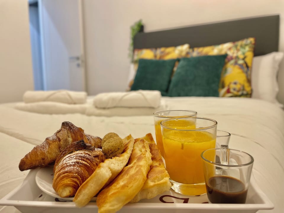 Family Apartment | 2 bedrooms, blackout drapes, iron/ironing board, free WiFi