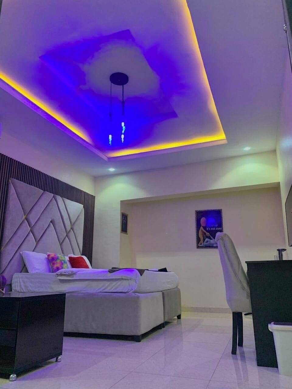 Executive Suite, City View | Desk, laptop workspace, free WiFi, bed sheets