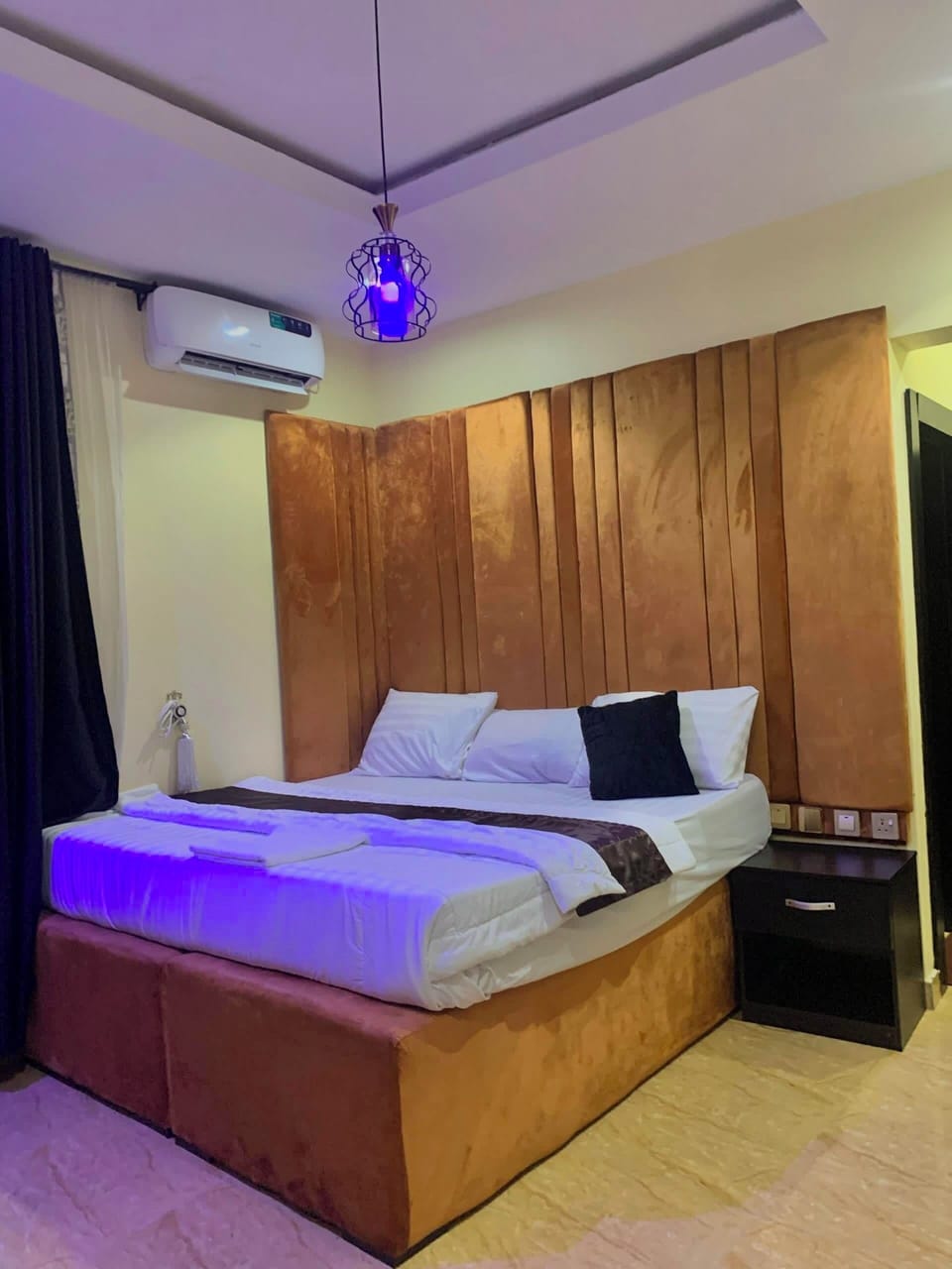 Executive Double Room | Desk, laptop workspace, free WiFi, bed sheets