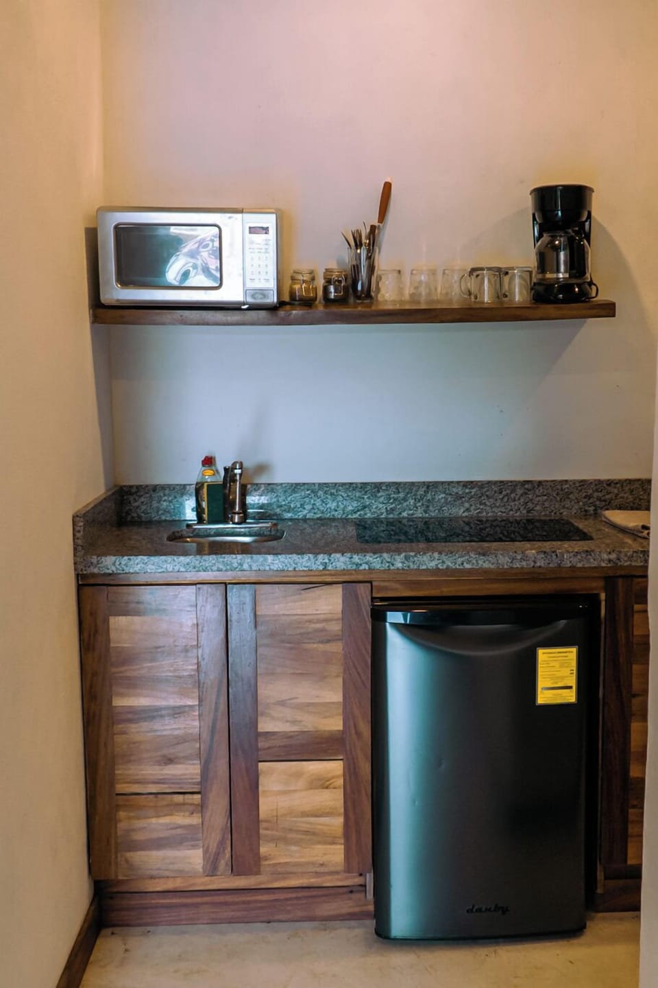 Family Triple Room, Balcony, Pool View | Private kitchen | Mini-fridge, stovetop, cookware/dishes/utensils