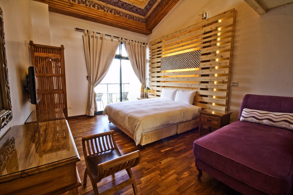 Deluxe Quadruple Room, Mezzanine | Desk, free WiFi