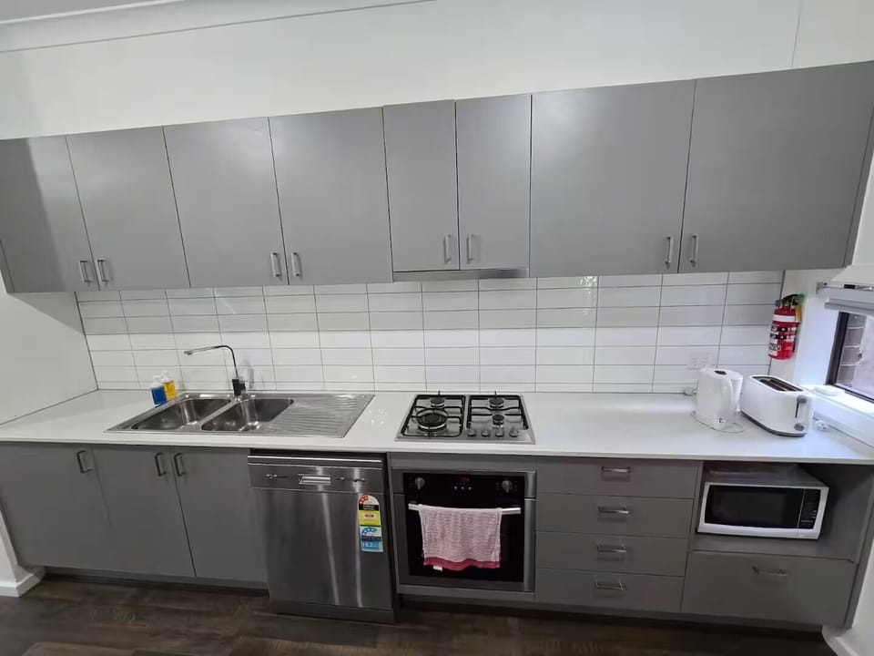 Family House, Garden View | Private kitchen
