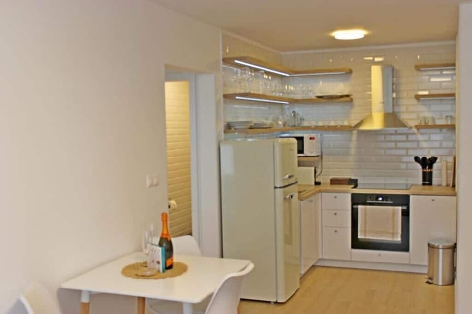 Family Apartment | In-room dining