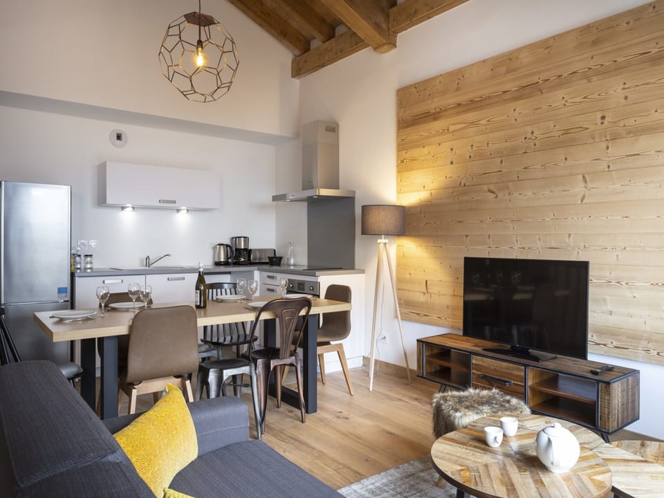 Apartment | Dining