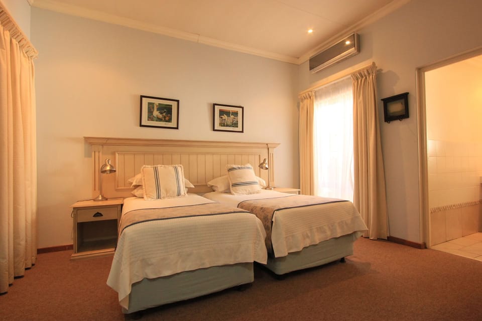 Premium bedding, desk, iron/ironing board, free WiFi