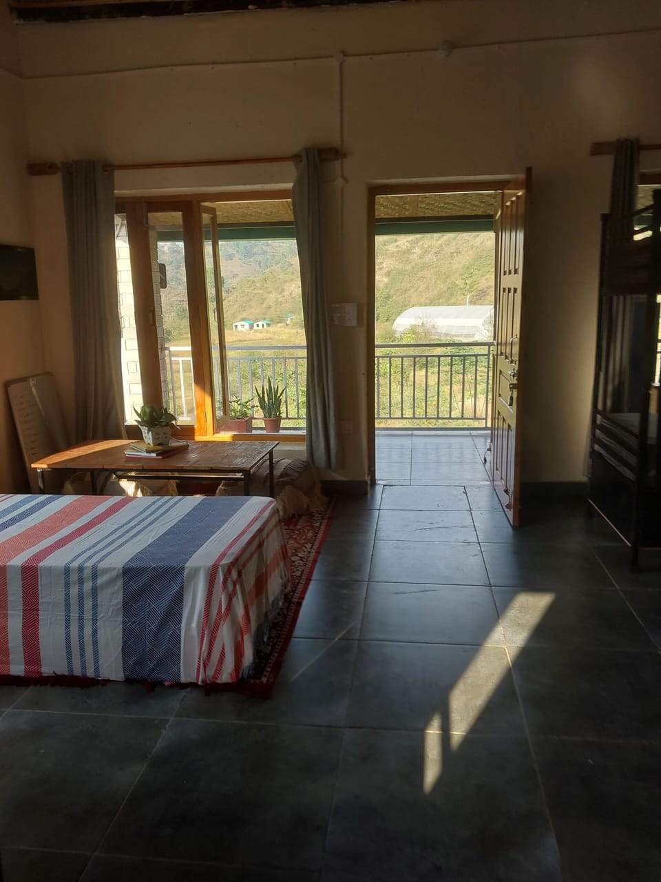 Deluxe Double Room, Hill View | Soundproofing, free WiFi, bed sheets