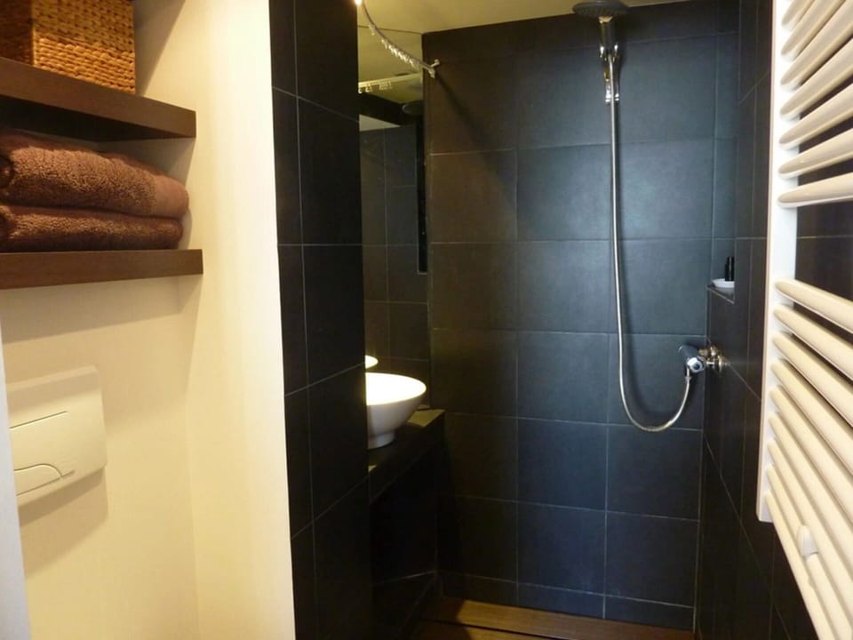 Classic Room, Sea View | Bathroom | Hair dryer, bathrobes, towels