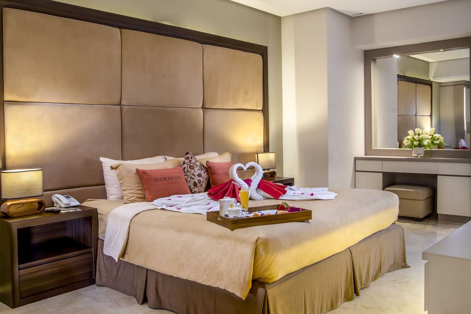 Presidential Suite | Premium bedding, minibar, in-room safe, desk