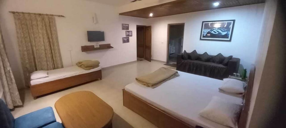 Superior Twin Room, Valley View | Desk, laptop workspace, free WiFi