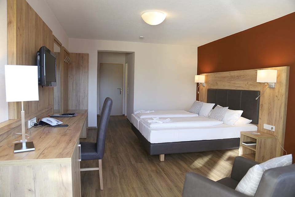 Comfort Double Room, 1 Bedroom | Minibar, desk, soundproofing, iron/ironing board