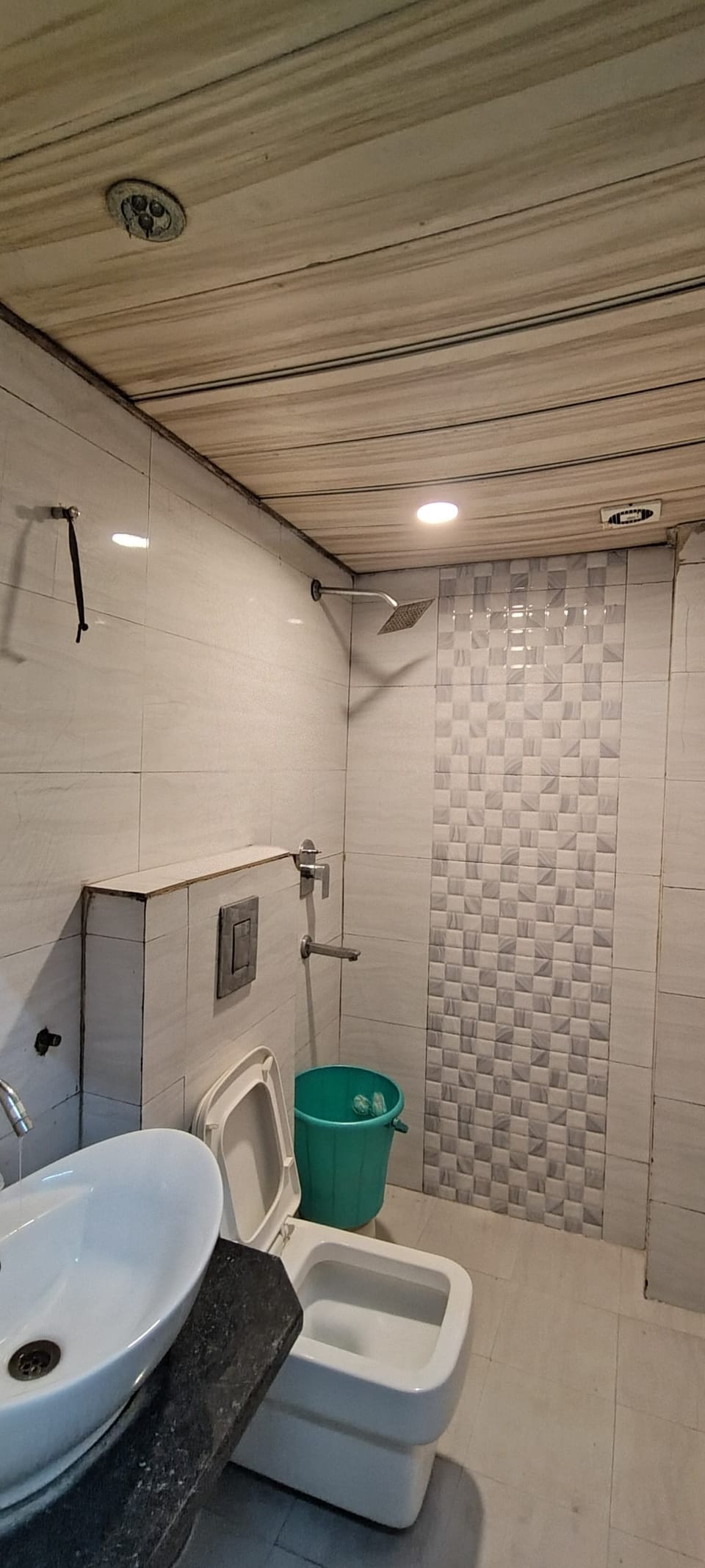 Shower, towels, soap, shampoo
