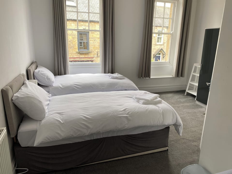 Twin Room | Free WiFi