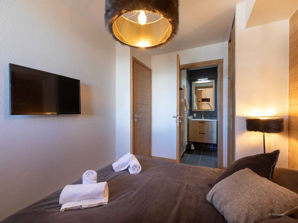 Apartment | 4 bedrooms, bed sheets