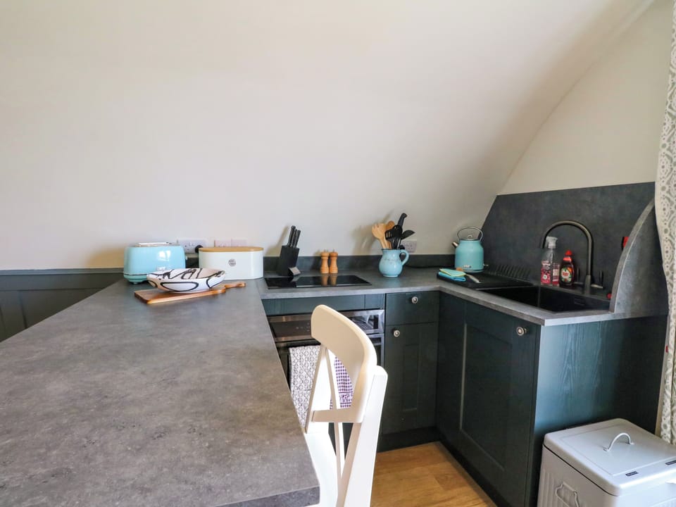 Dishwasher, cookware/dishes/utensils