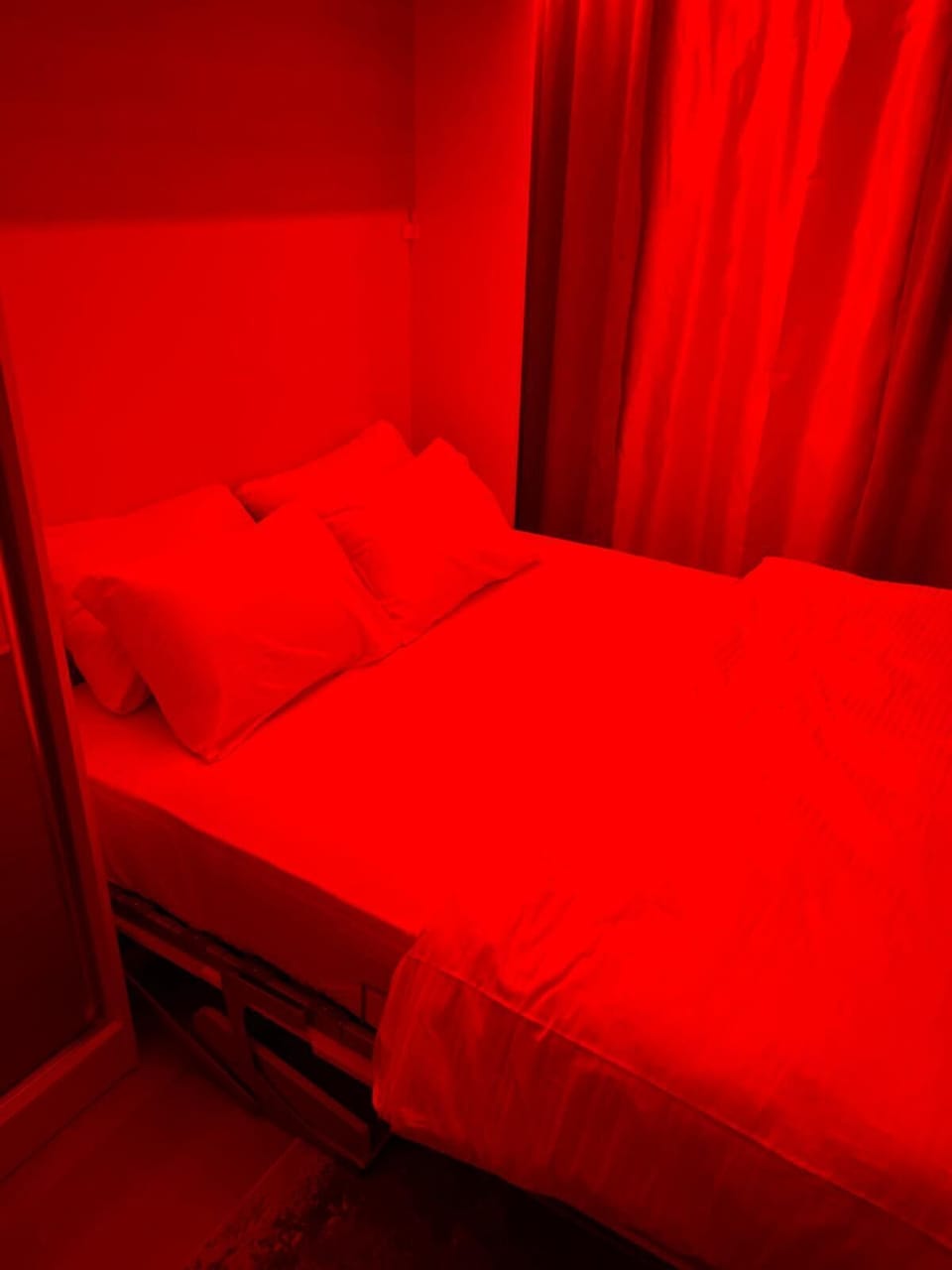 Desk, bed sheets