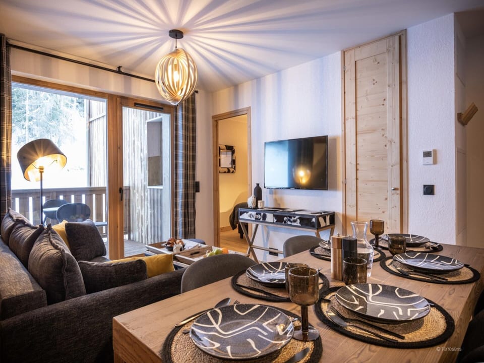 Apartment | Dining