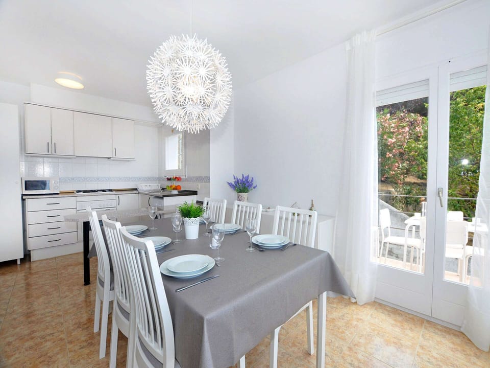 Apartment | Dining