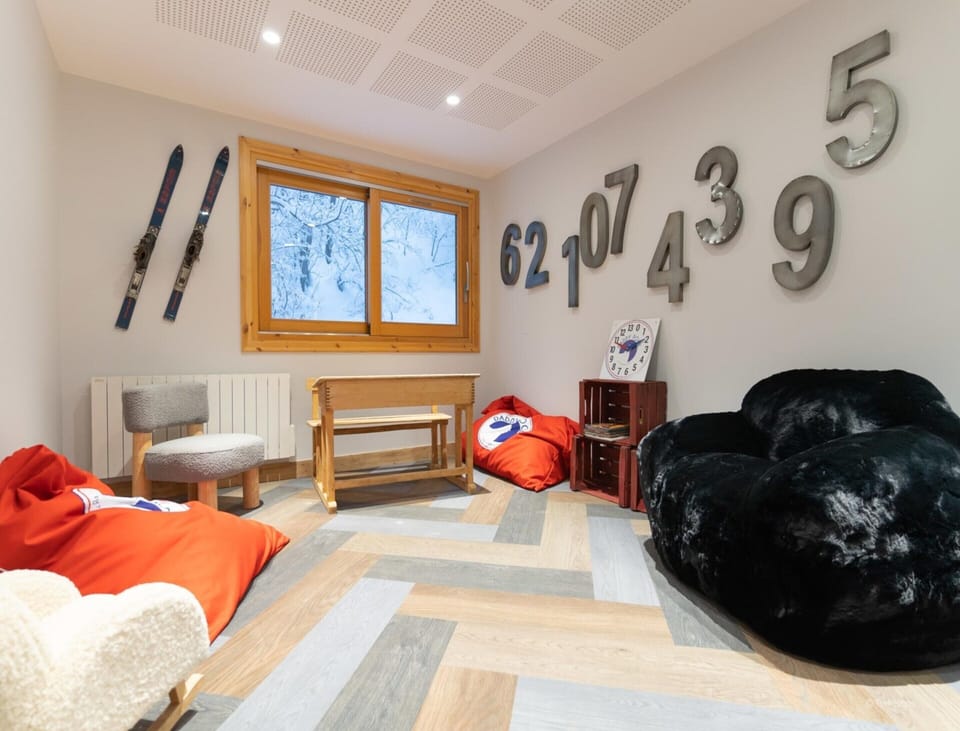 Apartment | Game room