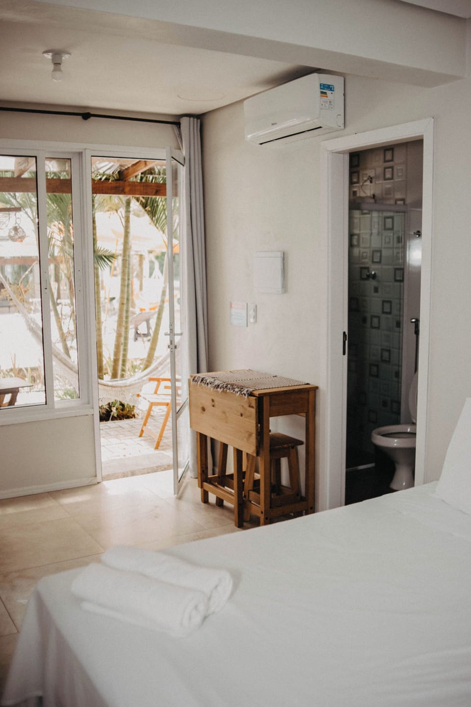 Economy Studio | Free WiFi