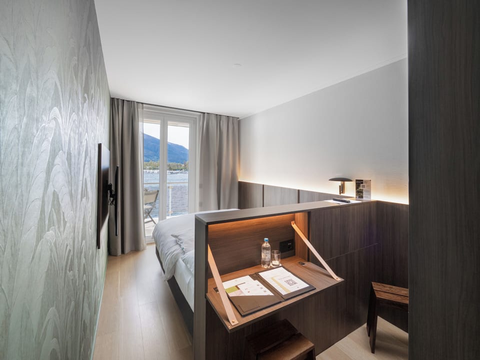 Classic Double Room, Lake View | Minibar, in-room safe, desk, blackout drapes