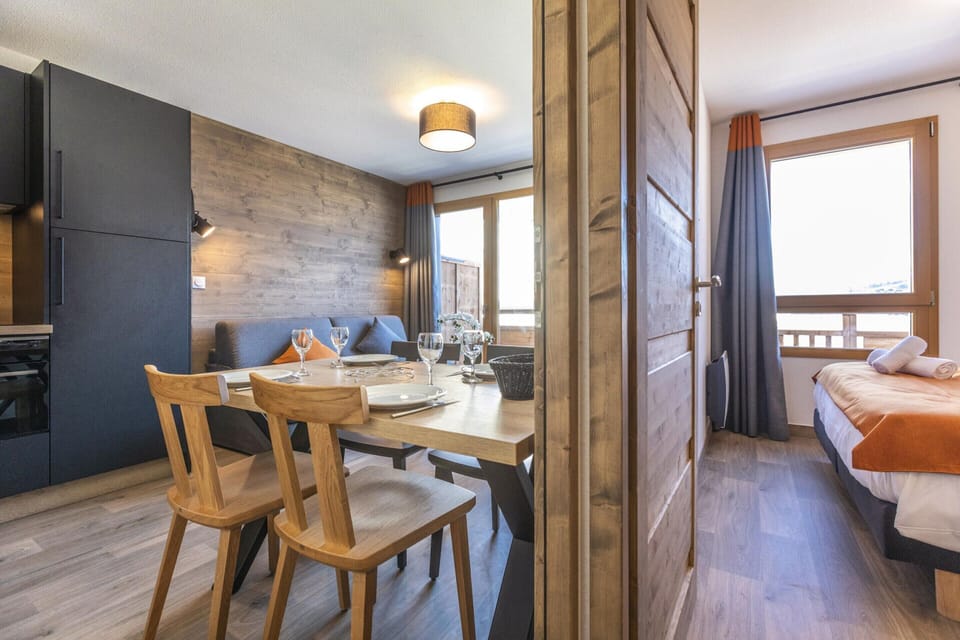 Apartment | Dining