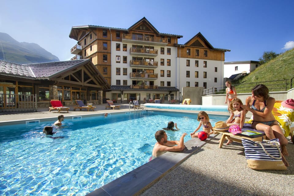 Apartment | Pool | Indoor pool, outdoor pool