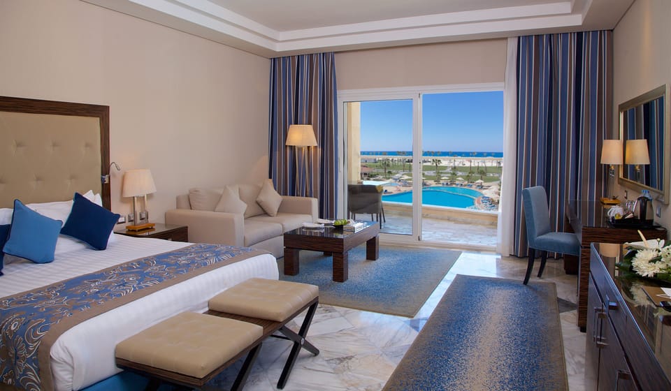 Deluxe Double or Twin Room Sea View | Minibar, free cribs/infant beds, free WiFi, bed sheets