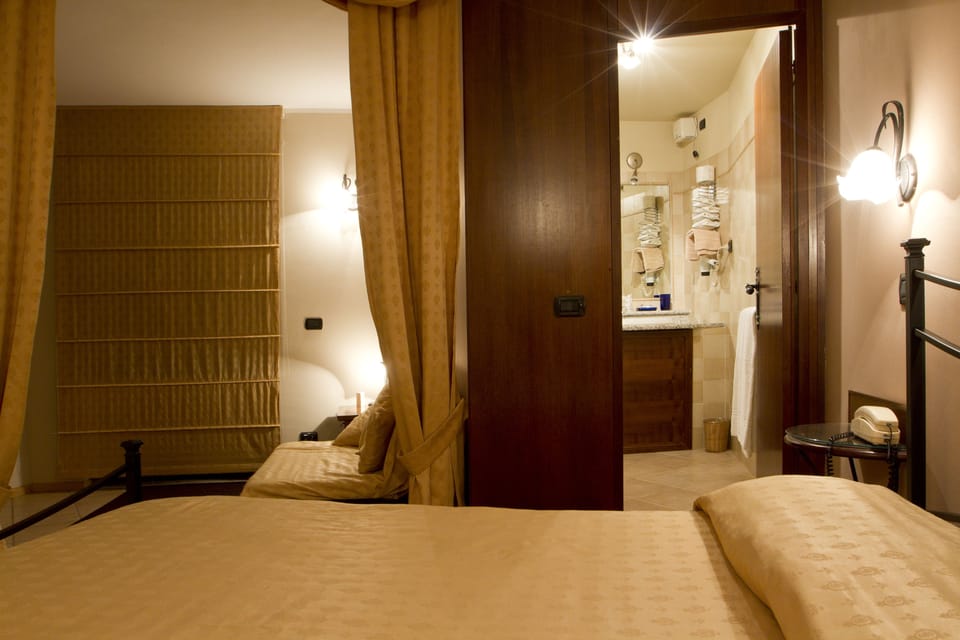 Junior Suite | Minibar, in-room safe, desk, soundproofing
